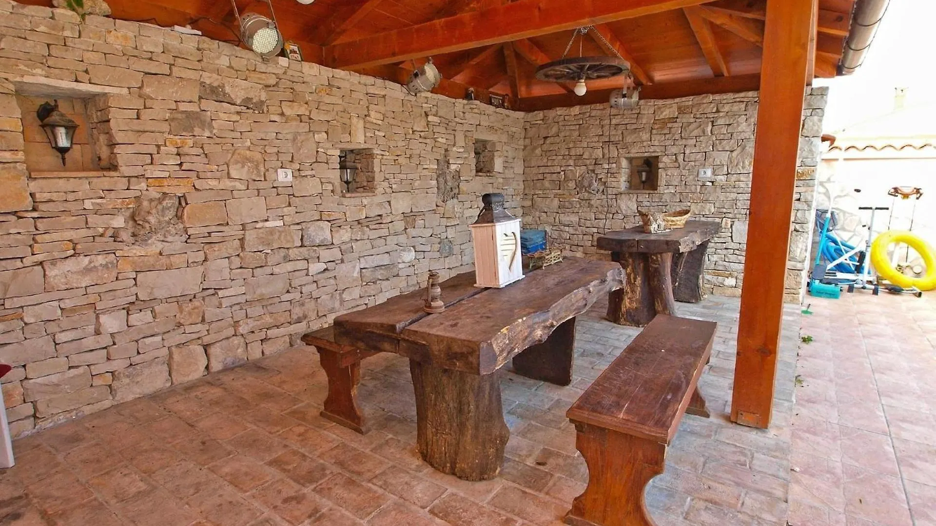 Ferienhaus Mit Privatpool Fuer 16 Personen Ca 245 Qm In Pula-Fondole, Istrien Istrische Riviera Stinjan 0*,