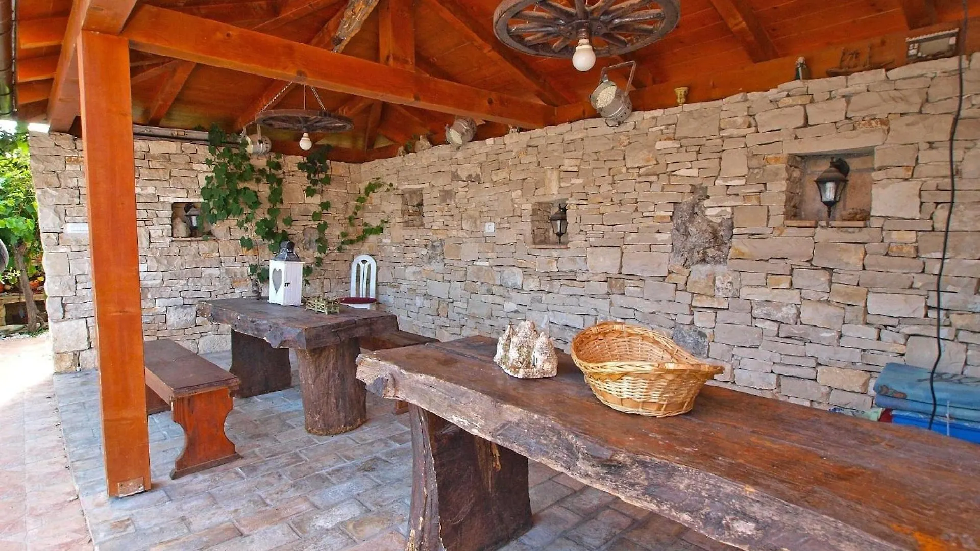 Ferienhaus Mit Privatpool Fuer 16 Personen Ca 245 Qm In Pula-Fondole, Istrien Istrische Riviera Stinjan